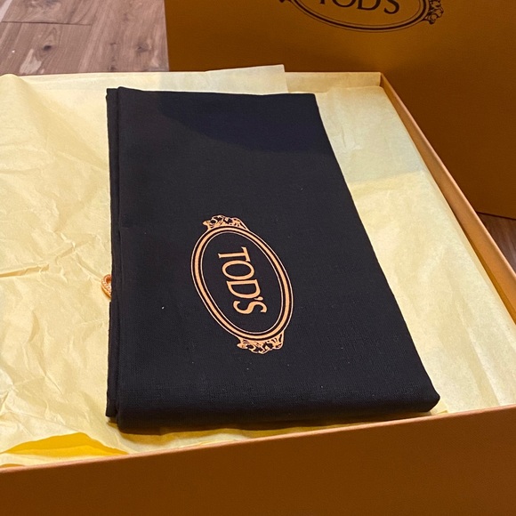 EUC Tod’s genuine suede leather boot - Picture 6 of 16